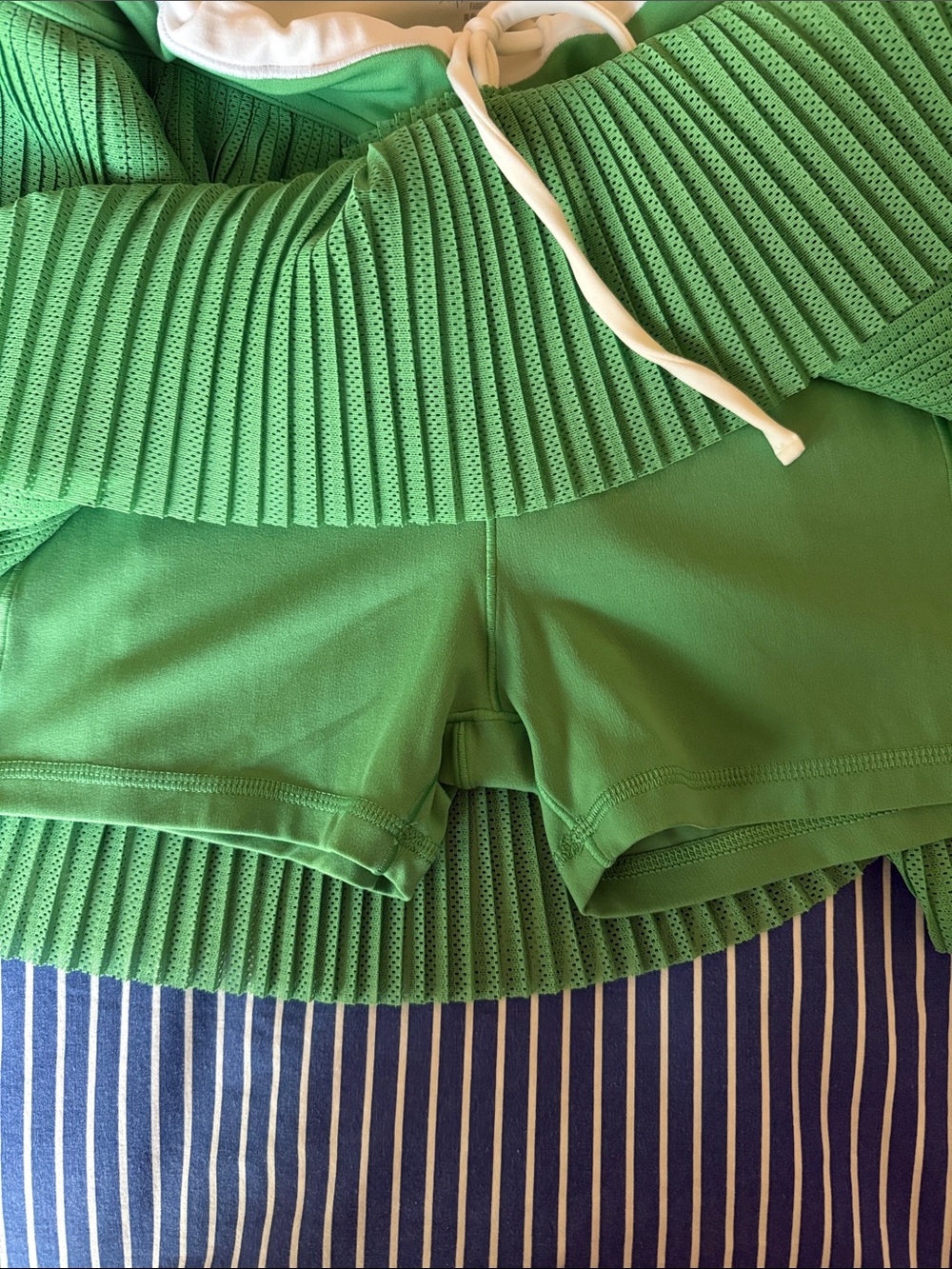 Aerie (Offline) Bright Green Tiered Pleated Mini Skirt with White Drawstring - Picture 5 of 6